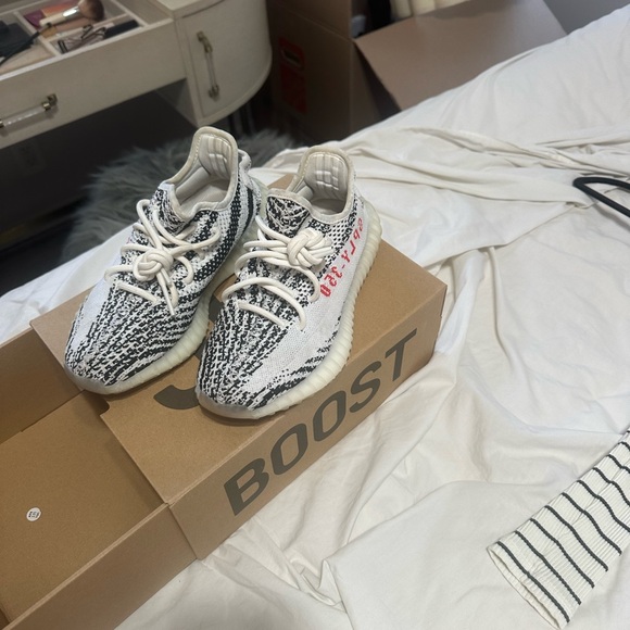 Yeezy 350 zebra - Picture 4 of 10